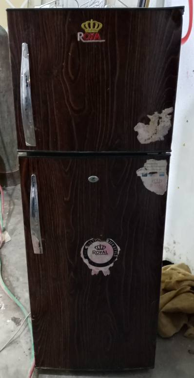 السلام عليكم
ثلاجات للبيع 

كونكورد حجم كبير 
والشارك حجم وسط 
ورويال حجم وسط 
كلهن نضافتهن حلوه وشغل وتجميد درجه اولى 

اي استفسار اتصل ***********
الخاص والواتساب مفتوح دائما
