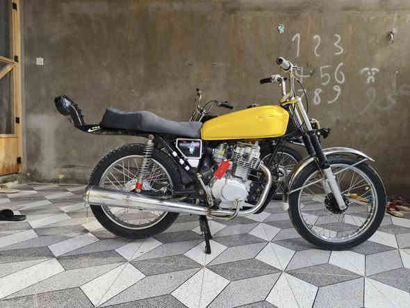 السلام عليكم دراجه ايراني نضيفه كلش حلوه محرك نامه شلامچه الدراجه كلك كلك مفتوحه مرا وحده غراض كله اصليه نضافتها گدامكم  الدراجه رزنه ومعدل كلش حلو  وبعد احلى من الصور غراضها كلهن جدد بس السيبايه مو وياها السعر 600 وبيه مجال للشراي هذا رقمي موجود واتساب *********** مكاني بصره فنجانيه
