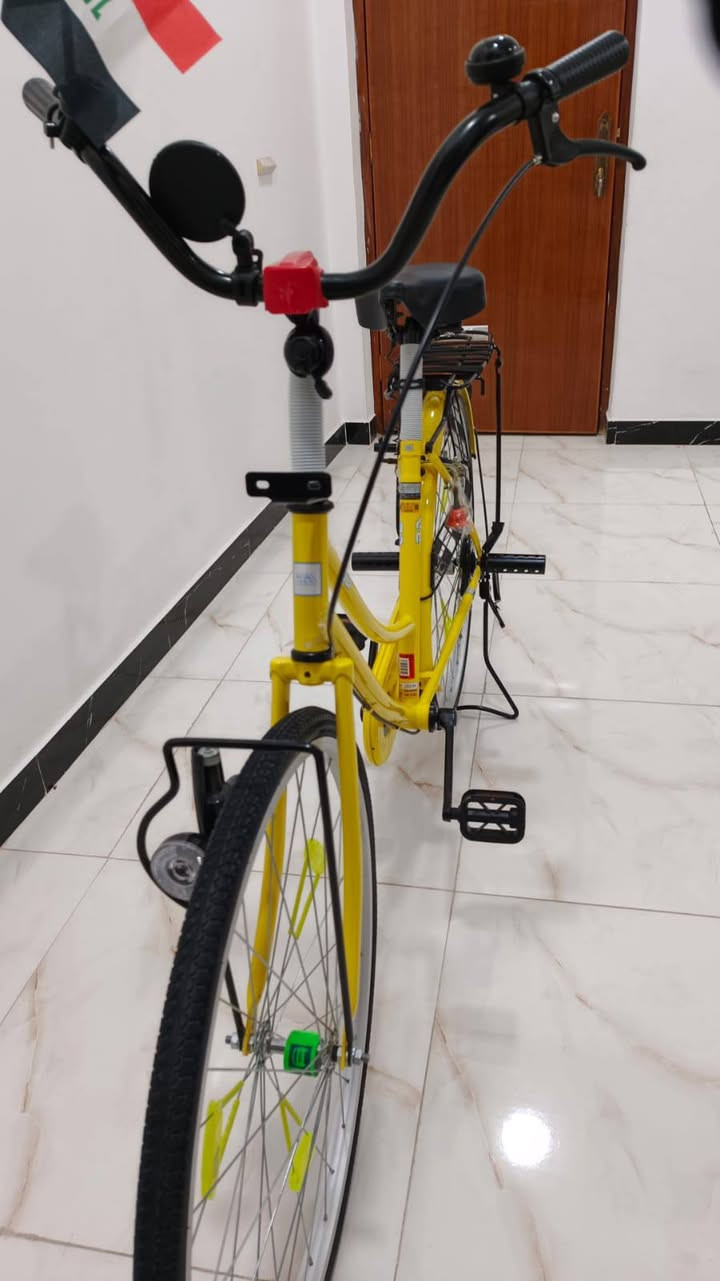 السلام عليكم ورحمة الله وبركاتة بايسكل بي دي للبيع شرط شخط مابيه ياباني اصل لا تجاري ولا هاي السوالف بايسكل شرط نضيف كلش الون حلو وغراضه كامله جاملغات وغراض كامله السعر خاص او على الرقم***********وتساب فقط والمكان ناصريه الاسكان الصناعي النزله الاولى والمو شراي لايراسلني رحم الله والديكم❤🫵🏼
