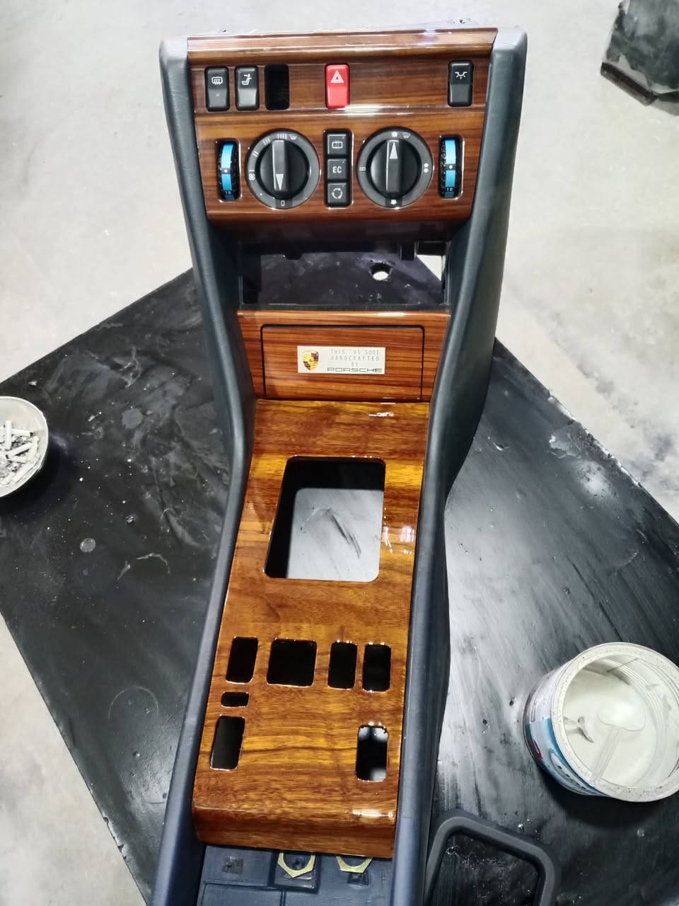 نجاره حازم الخفاجي مكاني كوفه قرب جسر الامام علي مستعد تجهيز انوع الصاجات المارسدس دب و جانبو ***********
