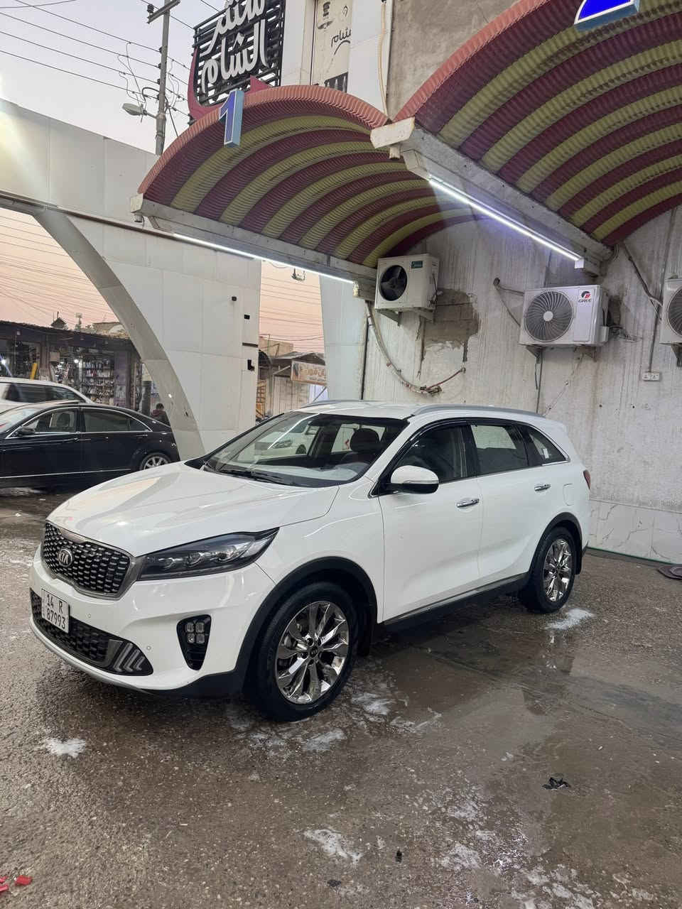 السلام عليكم 
بيع فقط نقدًا وبدون مراوس
كيا سورنتو 2020 خليجي فول مواصفات
ماشية 52 الف محرك 6v
كشنات كهرباء 
لد امامي خلفي 
ثلاث قطع تبريد وثلاجة وسطية
 حساسات امامية وخلفية 
بصمتين وجنطة كهربائية 
4 انظمة قيادة
بردات بلادي بالجامات 
كير مكينة حدادية كله جديد السيارة مال بيت مكفولة ماعدة مكانين بارد موضحات بلصوره اسفل الباب ( ضربه حايط ) 
السعر 270 وبيها مجال للشراي مكاني البصرة الصالحية
للاستفسار والتواصل على رقمي الخاص
***********
***********
