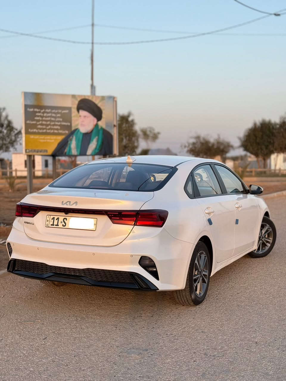 سيراتو 2022 وارد كوري
مكفوله كفاله ماشيه ٥٠ الف
رقم بغداد ب أسمي فول بصمه ورادار 
وباقي المواصفات معروفه بدون فتحه 
محرك  1600  كير  6  AT سياره جديدة 
مكانه الديوانية 
للاتصال *********** 
السعر 163 وبيه مجال بسيط
