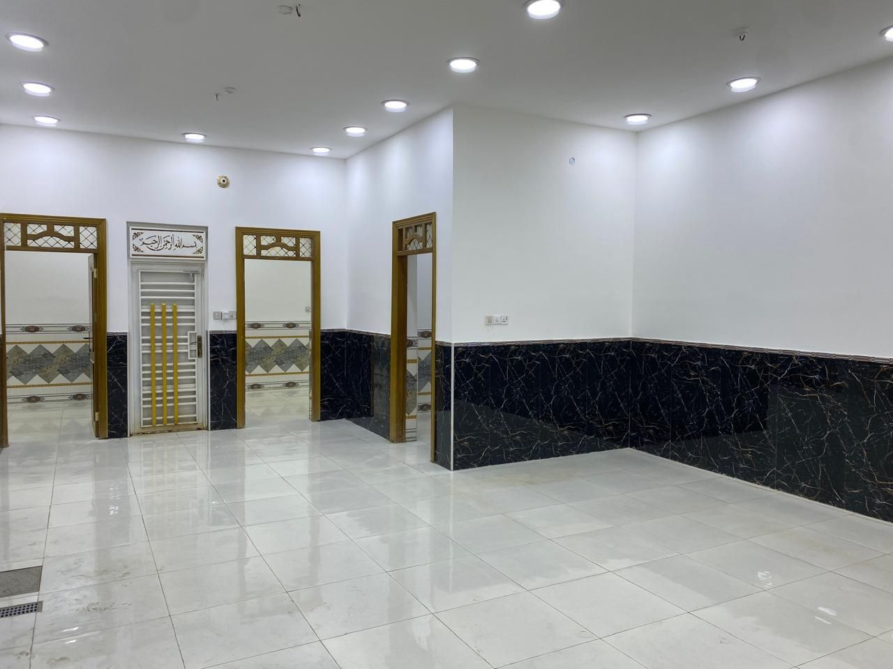 بناية للايجار تصلح عيادات اسنان مركز تجميل مجمع طبي مخزن مكتب توصيل 
٤ غرف وصالة كبيرة 
الموقع حي الحسين الجديد شارع ابو شاكر التجاري 
للاستفسات التواصل مع الرقم 
***********
