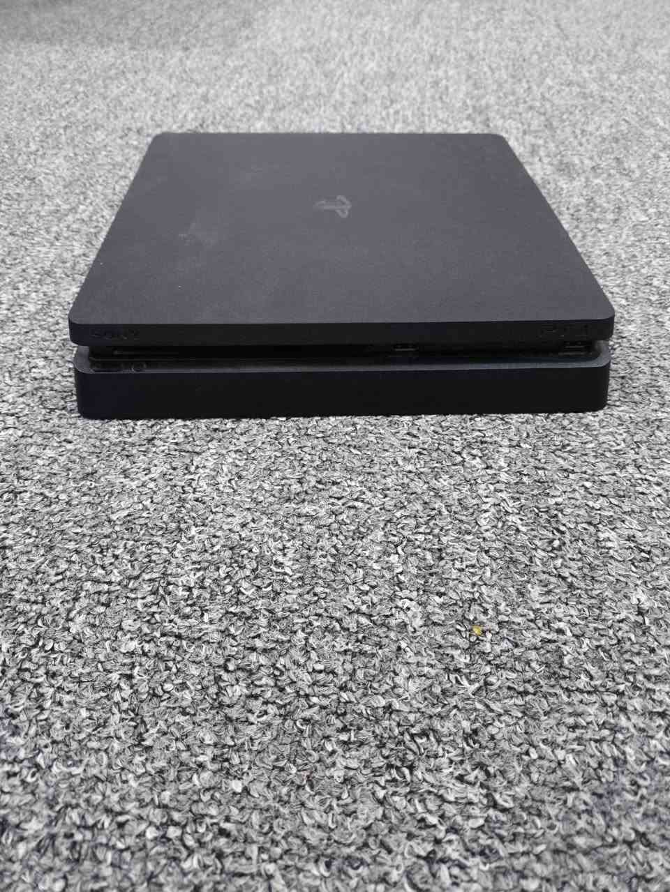 جهاز كلش نظيف
بلي فور 
سعه الذاكره مالته 1 تيرا 
وياه يدات ثنين اصليه وكاله
وملحقاته كلهن الاصليه 
وياه اقراص مصارعه 24 
واساسن كريد سيندكت
والجهاز مامفتوح بي برغي 
عامل وشوف الاسعار 
السعر 300 الف وبي مجال بسيط


**إذا كنت صاحب هذا الإعلان وتريد حذفه لأي سبب، رجاءا أرسل رسالة إلى الدعم الفني**