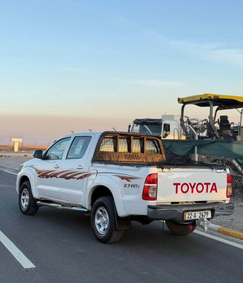 تویتا مەرزیە مۆدیل 2008 کرایتە 2014 گیر مەکینە ئەکسل تەقە رەقە بەشەرت سەنەوی تا 2030 نویە سەیارەکە سبوخ حامە بەس بەس جەمپیکی پیشەوەی هەیە شانسی بەشەرت سەیارەکە سحودیە فۆرمیکایە ناو سورە جوارجام کارەبایە بتل ABS بۆ زانیاری زیاتر ژمارە مۆبایل *********** یان *********** سحر ١٤٥ کەمه ک مەجال أربيل, العراق
