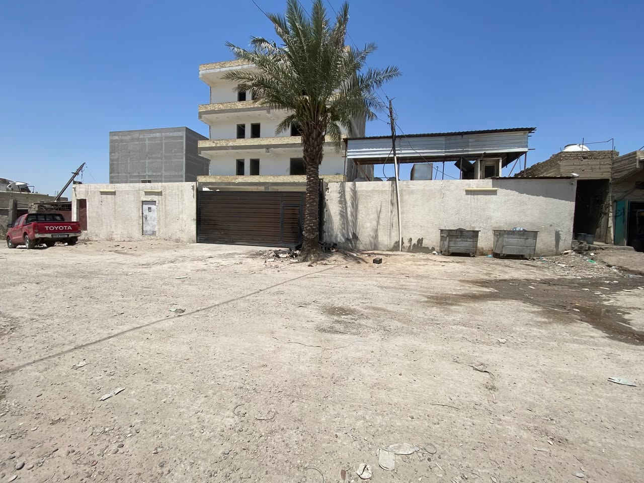 قطعه ارض للاستثمار
العنوان ابو غريب - حي الرساله - الحي الصناعي 

المساحة ٦٠٠ متر 
تبعد عن الشارع العام القديم فقط ٥٠ متر 

للاستفسار ***********
