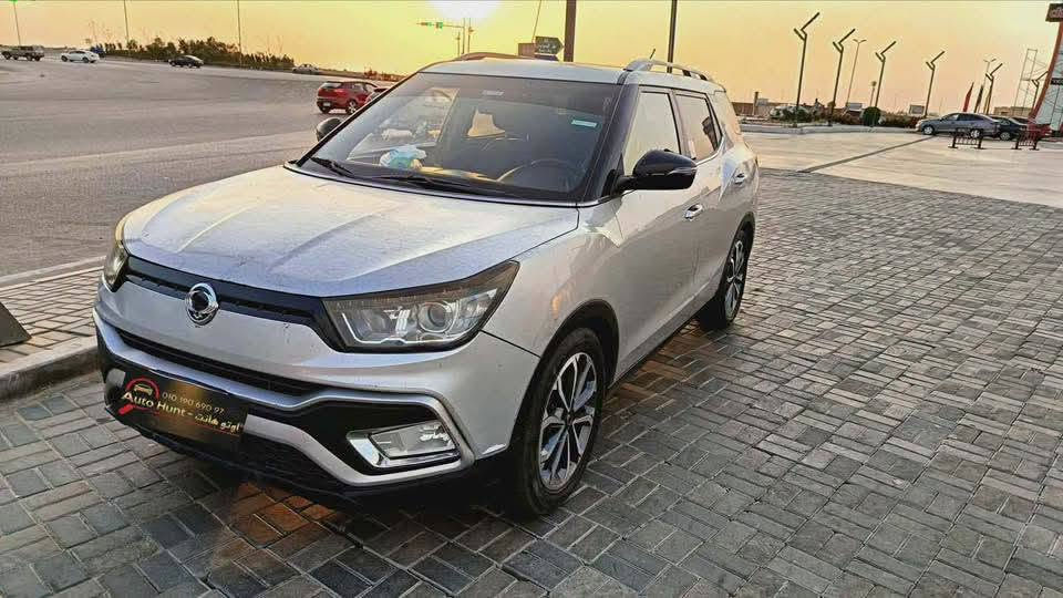 🚘🇰🇷 _سانج يونج تيفولي XLV 2019 — أعلى فئة بحالة تستحق المشاهدة_ 🇰🇷🚘

_الكوري اللي مظلوم بس تقيل... XLV يعني شنطة كبيرة، علو عن الأرض، وثبات أوروبي_ ✨
_أعلى فئة كاملة + فابريكا + صيانات في المعاد = عربية شبعانة_

📊 *التفاصيل:* 👇
✅ أعلى فئة بجميع الكماليات والتجهيزات
📊 ماشية 175 ألف كم
✔️ فابريكا بالكامل بره وجوه
🛠️ صيانات منتظمة ومحافظة على حالتها
🆕 آخر صيانة من 10 أيام فقط
🎁 رخصة سنة هدية للمشتري

_تيفولي XLV يعني أمان 7 Airbags، سقف بانوراما، كراسي جلد، وشاشة كبيرة_ 💯
_شنطتها 720 لتر... للسفر والعيلة والشغل هتشيل معاك_

✉️ للتواصل علي ماسنجر أو ابعت رساله ✉️

#سانج_يونج #SsangYong_Tivoli #Tivoli_XLV #تيفولي_2019 #أعلى_فئة #فابريكا_بالكامل #رخصة_سنة #سيارات_للبيع #كوري_مختلف
YS 046
Auto Hunt - اوتو هانت


**إذا كنت صاحب هذا الإعلان وتريد حذفه لأي سبب، رجاءا أرسل رسالة إلى الدعم الفني**