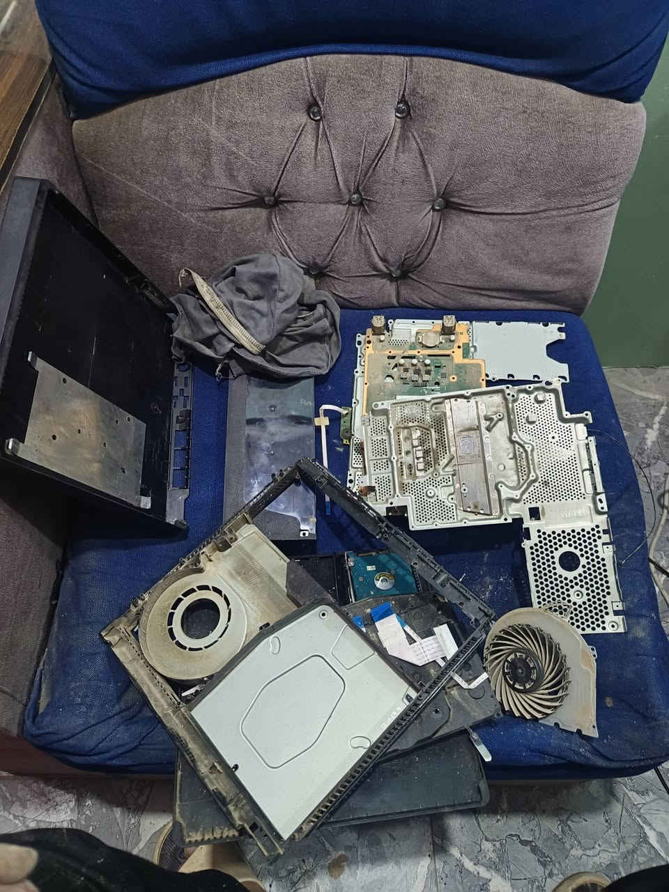 مركز الكترونيات الدكتور
يوفر خدمة تنظيف أجهزة البلي ٤ بالكامل واستبدال عجينة حرارية اصلية

تنظيف + عجينة ب١٥ الف دينار 

تنظيف فقط ١٠ آلاف دينار 

استبدال عجينة فقط ١٠ آلاف دينار 

العنوان : النهروان السبع آلاف الشارع الخدمي مجاور مازن ابو الحاسبات قرب جامع الامام علي 

واتساب فقط : ***********
اتصال فقط : ***********
