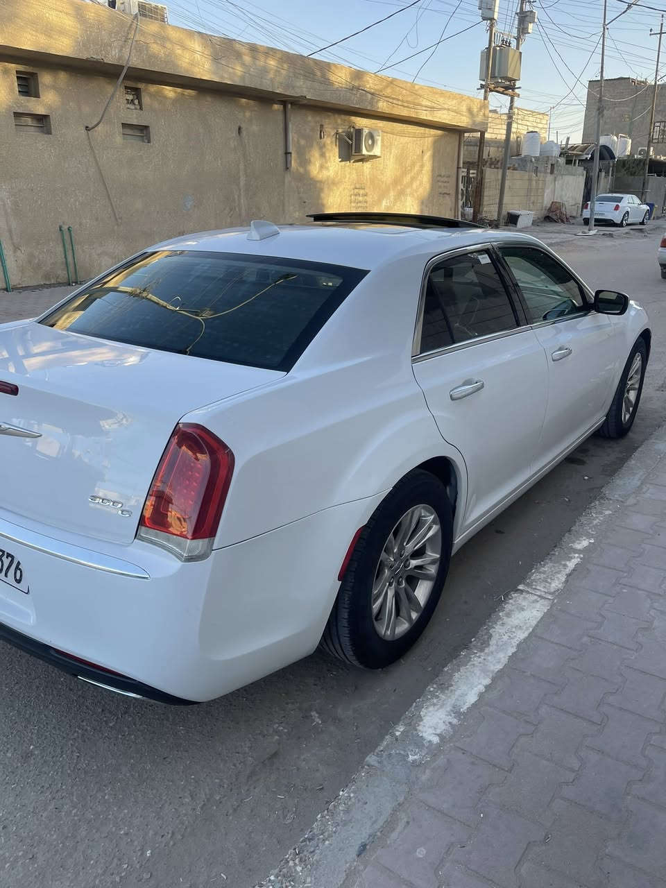 اوباما 2015 كلين تايتل فقط تكحيل كارت بلداير. سياره فول مواصفات نوع C.  سياره رقم بصره  جاهزه من كلشي 
مواصفات بنوراما برده خلفيه. كشن حار بارد مرات قلاب ستيرن كهربائي السعر 220 وبيه مجال بسيط كلش رقمي ***********
