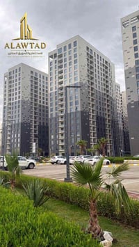شقة للبيع  📍 مجمع مارينا  🔹 المساحة: 145 م² 🔹 الطابق: 15 🔹 إطلالة داخل...