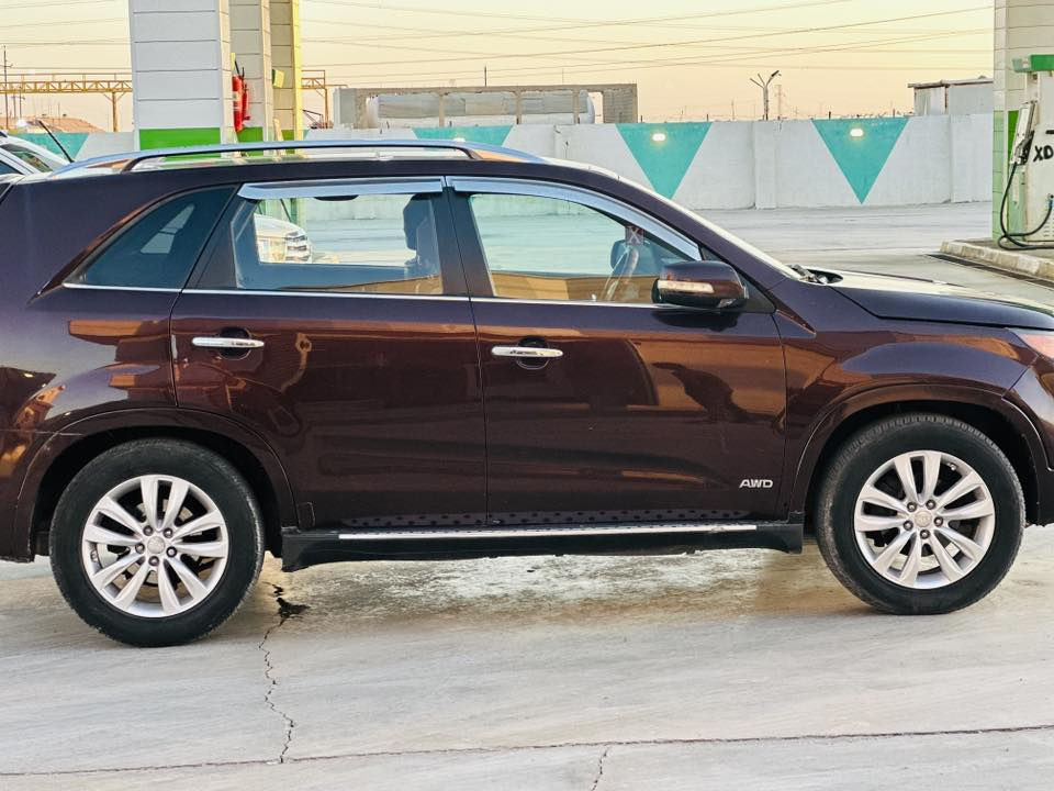 السلام عليكم. للبيع. سورنتو. موديل 2012.
رقم بغداد الدولي. تحويل مباشر 

فول مواصفات sx. محرك V6 
بانوراما. بصمه.  مري شفط. كشنات كهرباء  بصمه ابوب. دفع رباعي. مانع انزلاق.   
  
بيه صبغ 3 قطع بدون دواخل. 

المكان: الانبار الكرمه قرب جنسيه
السعر:133 
رقم الهاتف:***********
