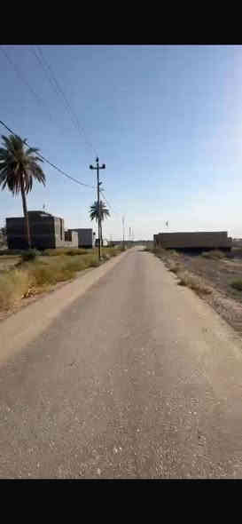 السلام عليكم 
قطعه ٢٠٠ متر (١٠*٢٠)طابو زراعي 
بالتقسيم مال حسين مارينا بعنانه طريق عنانه سنجار
تبليط + ماء و كهرباء 
السعر ٦٥ مليون و بيها مجال 
 ***********
***********
