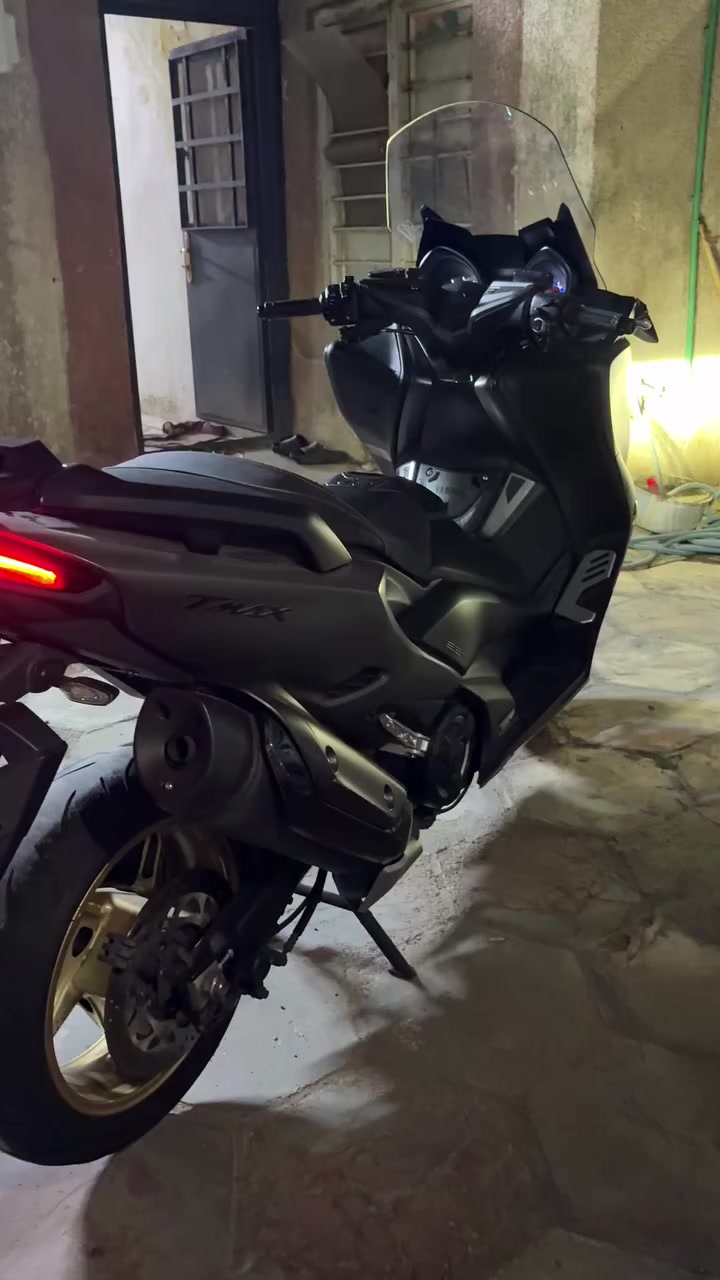 سلام عليكم
Tmax 2021 560
23.000k
دراجة مال مزاد ومماشيه بشارع 
جديده بمعنى الكلمة 
طالعة من معرض كلشي وكلاشي
السعر
( 105$ )

***********
