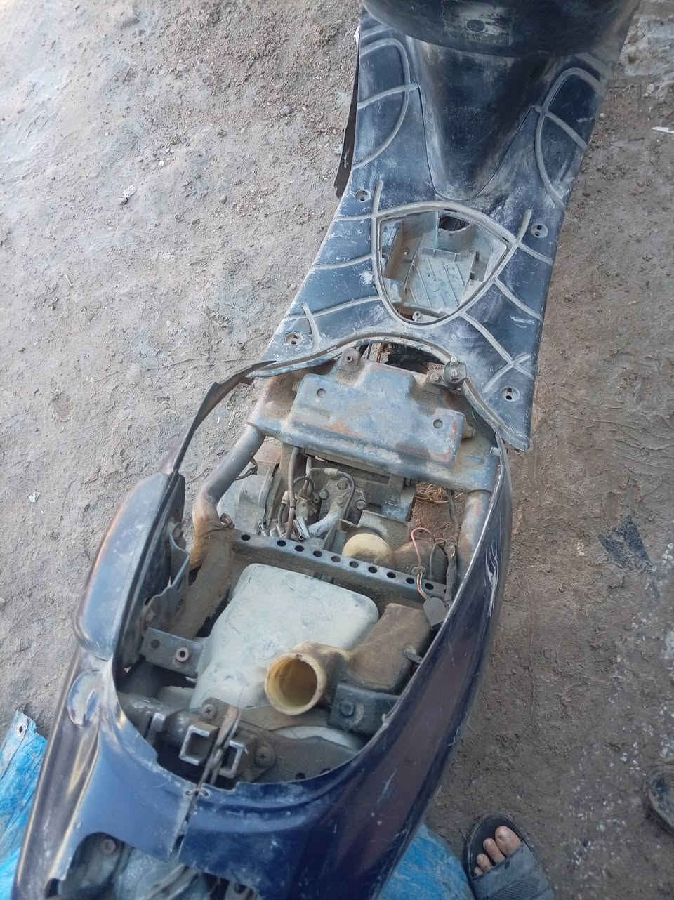 السلام عليكم دراجه سوسوكي ٦٠ للبيع كوم حديد السعر ٧٥ طافيه يرادله ضفيره كفراته كامله كشنه موجود المكان بغداد السلاميات نهاية الشعله الاستفسار ***********
