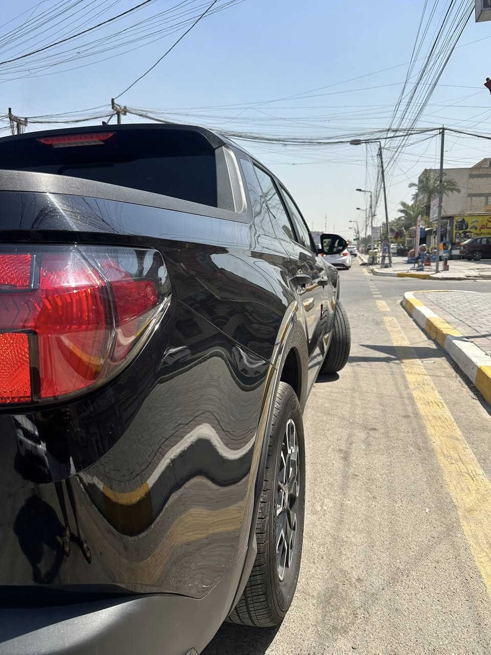 🚗 للبيع: هيونداي سانتا كروز 2024 لون اسود 
📍 مكان السيارة: بغداد
📞 للتواصل:***********

📊 المسافة المقطوعة: 9 الف ميل 
🛠️ المحرك: 4 سلندر 

⚙️ المواصفات:
• فتحة سقف
• بصمة 
. اشاره باللايت
• مقعد السائق كهربائي
• ويل كب
• تشغيل عن بُعد
• لايتات LED
• لايتات زينون
• إشارات على المرايا
• تحكم ستيرن جهتين
• شحن لاسلكي
• هاندبريك بصمة
• هيترات بالمقاعد
. شاشة كبيره 
. دشبول ايباد 
. صندوق كهربائي

⚠️ أضرار السيارة:
• وارد أمريكي
• باب سايق وجاملغ امامي بجم كبس   (موضح بالصور المرفقة)
• جميع الوسائد الهوائية (الايرباكات) سليمة ✅ 

📌 تفاصيل إضافية:
• رقم السيارة: بغداد  الدولي الجديد رقم مميز
