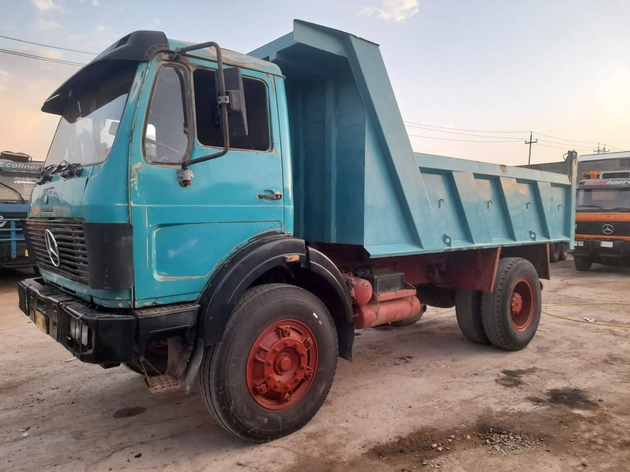 السلام عليكم البي موديل ٧٥ مكفوله مكينه ٨ كير ٢٥ تخم تاير راقم واسط سنويه إلى ٢٩ السياره خير من الله جاهزه مكاني بابل معرض ابوعمار المعموري السعر ١٤٠ ابيها مجال ***********
