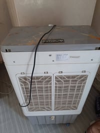 مبردة • فلتر ماء • نظيف