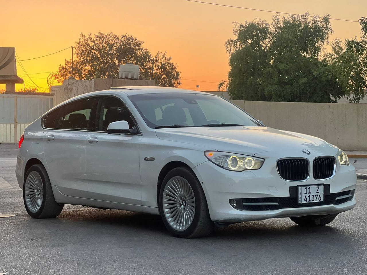 السلام عليكم 
BMW 535i GT خليجي وكاله العروش 
2010
مكفولة كفاله عامة من شخط والبارد وتبديل وصبغ جديدة لوك

اول شي سياره تروح فدوه لاصغر واحد بيكم  لي تعجبه يجي يشوفها وعيوني اشلعهن اله متعجبه سياره فرصة سعيدة  نتعرف على حضرتكم ونكون معزبين لكم

السيارة مكينه وكير خير من الله

حدادية وتخم تاير جديد 
الموصفات
‎‏🇩🇪🇩🇪🇩🇪 BMW 535 i GT 2010

‎من النوادر الوحش بمعنى الكلمة السيارة لوز جديد من كل النواحي 🚀🚀🚀 
‎

‎الوارد : خليجي صفر شريكة العروش  ضمان دولي ✈️

‎محرك : 6 سلندر توين تيربو بانزين حجم 535i🚀🚀🚀‎ماشية : 111الف كيلو  ‼️
‎رقم : بغداد شرط التحويل 📍

‎مواصفات فول فول اعلى فئة 🔒

‎داتاشو ~ 4 ابواب و جامات شفط ~ 3 كامرات ~ بانوراما قطعتين ~ كشنات فول كهربائي و خزن و ستيرن ميموري ~ شاشة جبير ~ لايتات فول دايناميك يفتر و يصعد و ينزل ويا الطريق اوتو 😍 ~ حساس امامي خلفي ~ بصمة التشغيل و بريك بصمة و اوتو هولد ~ ويالة بلادي تو سايز ~ بردات خلفية كهربائي ~  بعد اهواي اهواي مواصفات ممذكورة 💯

‎گير و محرك شرط كفالة  بدون صوت او بخار او نقوصات الحمدلله صدر و تخم تاير و كهربائي  كله  و هزة و سنوية جديدة 
السعر 138وماكو هيج سعر علما سيارة مكلفتني كلش هواي
مكان السيارة بغداد الجادريه
للاستفسار الاتصال على الرقم 
***********
واني بخدمتكم
