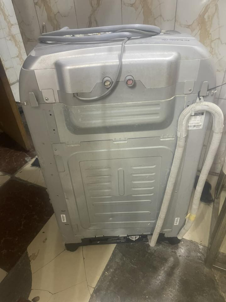 السلام عليكم للبيع غساله فول اوتاماتيك كوري الباب الاول مكاني بغداد القاهره هذا رقمي ***********
السعر ٤٠٠وبيها مجال شغاله
