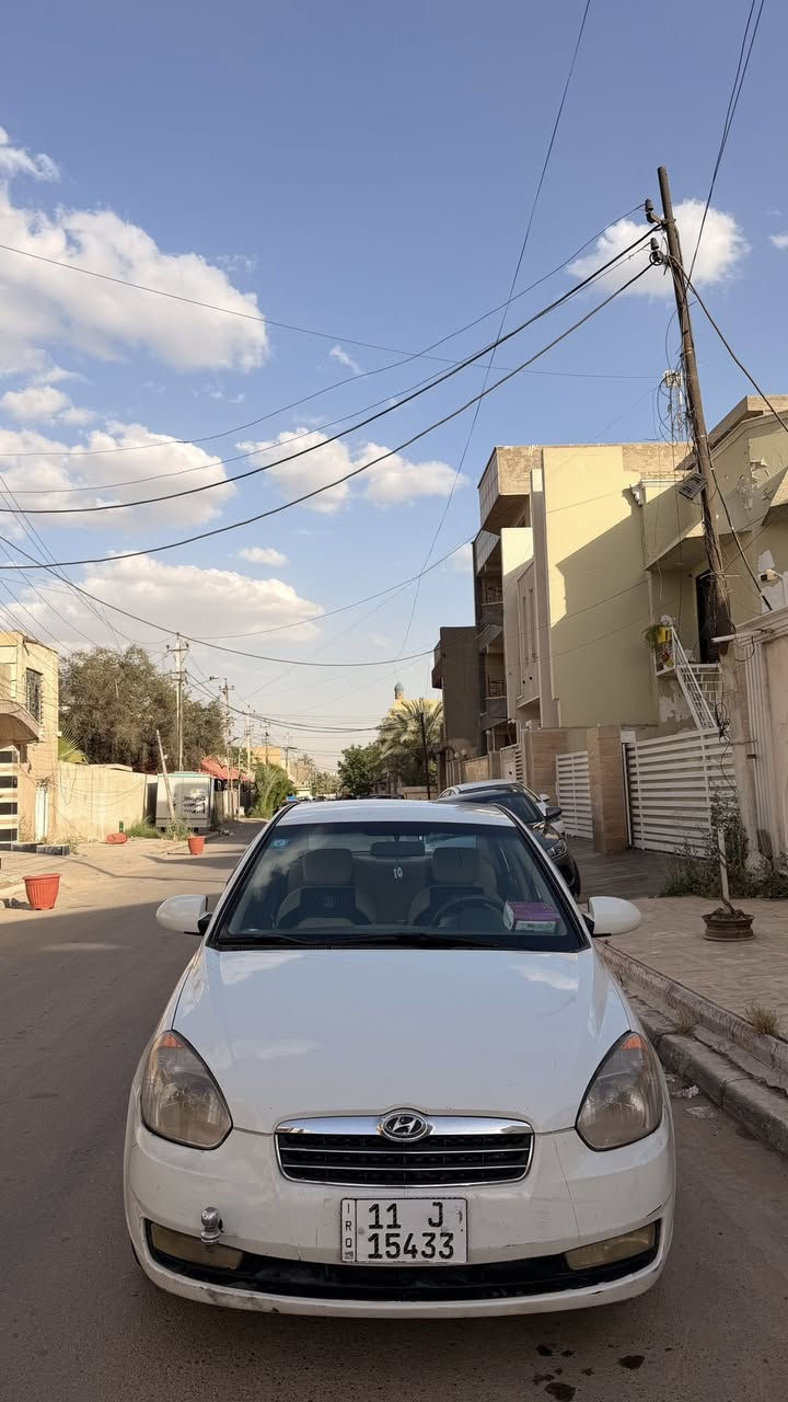 السلام عليكم اكسنت 2009 خليجي سياره نضيفه مال بيت نص الصندوك صبغ فقط السياره ماشيه170 الف السياره رقمه بغداد تحويل ثاني يوم السياره مابيه اي نقص الرقم ***********
