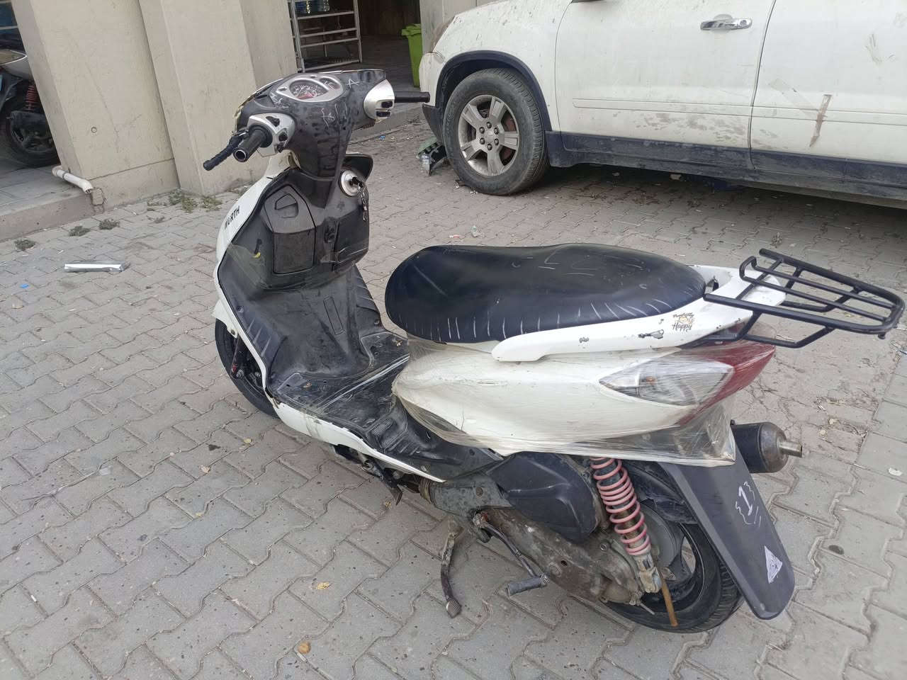 السلام عليكم سكنس نثيه 140 دراجه محرك ناعم شغاله سلف هندر كهربائيات شغاله سلف بكل وقت شلعه معدل خير من الله صالنصا رياظي محرك خير من الله عوزهه كفرات كفرات بيهه تعبانه فقط السعر 350 وبيهه مجال مكاني شارع حيفا ***********
