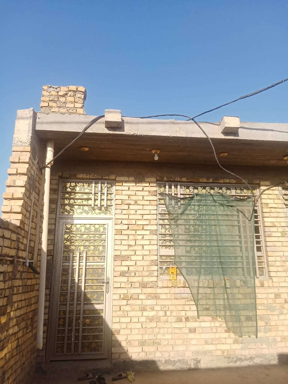 *********** البيت للبيع الكوت السفحه الثانيه المساحة 200متر على شارع وساحه كهرباء وماء ومجاري ا
