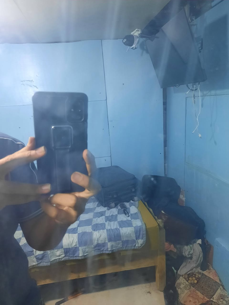 بيع موبايل a51موبايل بنضافته تريبيه كامرته حلوه موبايل اي كسر ما بي  ويا شاحنه كفر غراضه رايده 150 مكاني بغداد الحارثيه اتصل ***********
