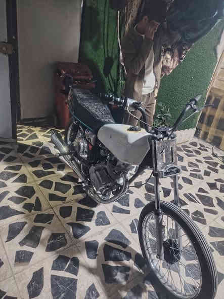 سلام عليكم دراجه اربعه كير لبيع السعر 350 (((***********
