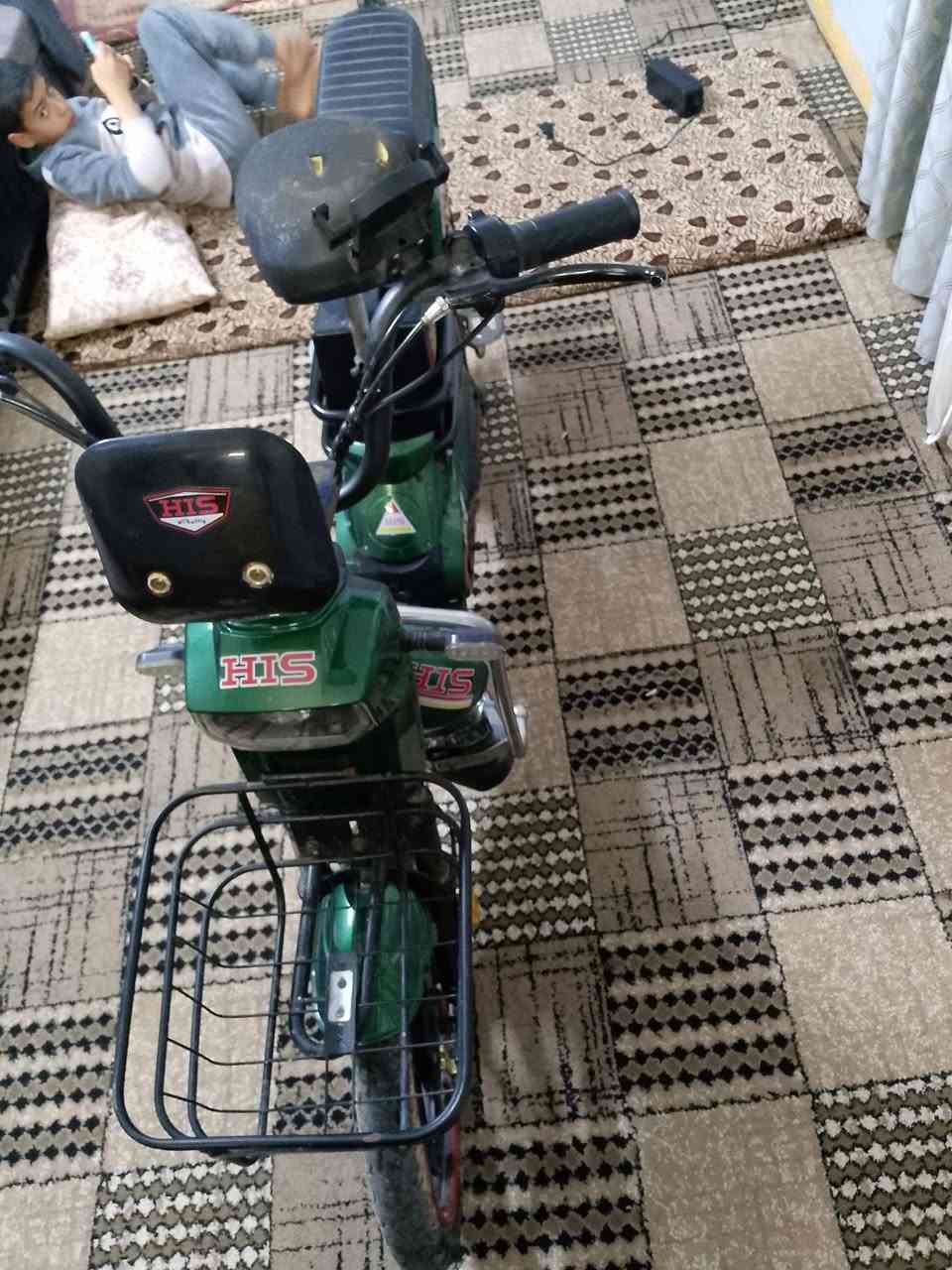 السلام عليكم بسكل شحن للبيع تايرات جدد بطاريات بل شرط دبل اشاره ملف حجم جبير سرعه 99سعره 300وبي مجال تعال وادلل رقم ***********
