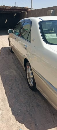 جنون للبيع موديل  2000  كرستار دكمتين حداديه جديده   السياره جده كصه ق...