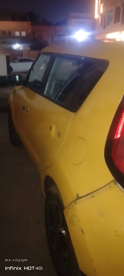 السلام عليكم 
رمضان كريم وكل عام وانتم بخير 
سياره كيا صول تكسي 2014 رقم بغداد مكينه 1600 GDI 
مكينه وكير جديد خير من الله 
صدر كله جديد تخم تاير جديد 
سياره بيها بعض الملاحضات وطخطات مثل ما واضح بلصوره السياره داخله اكلين بدون حادث شواصي ولغود مكفوله سنويه جديده اصدار شهر 1 سعر 100$ بيها مجال بسيط 
اي استفسار اتصال ***********
