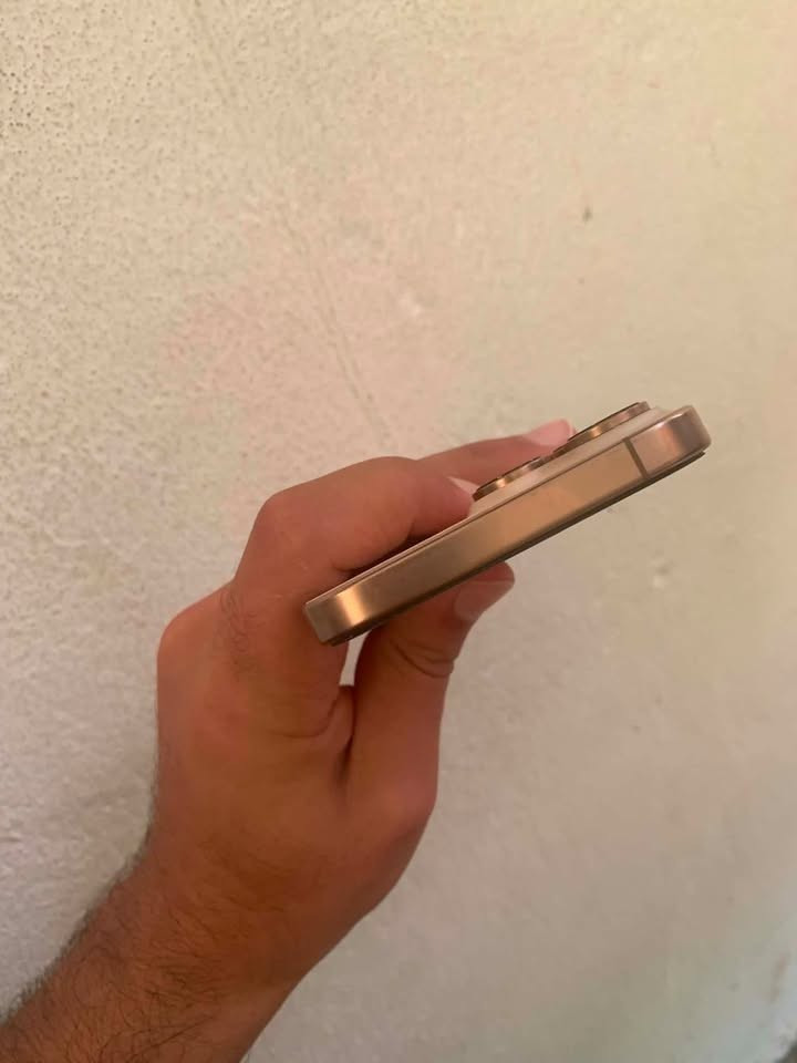 16 برو ماكس
بطاريه 91 ذاكره 256 شرق اوسط كامل ملحقات جهاز نضيف كلش استخدام شخصي  مليون و250 وبيه مجال  هذا رقمي ***********
