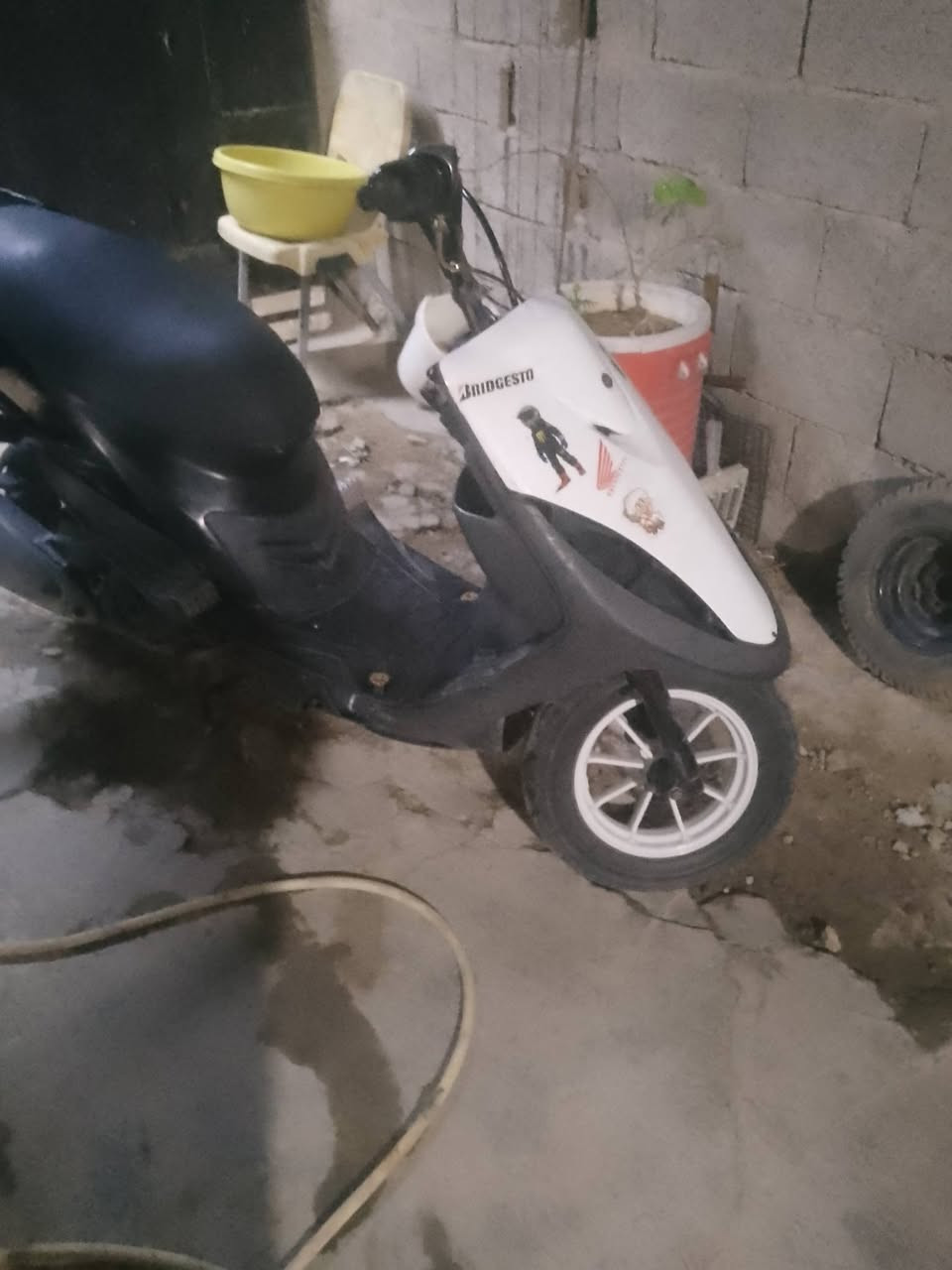 دراجه للبيع عدله كامله مكمل سلف وهندر شغال كل وقت ملاح ماكينه 55 جديده دراجه شلعه ومد مال ونسه فول السعر خاص قوي هذا دق على هذا الرقم ***********
