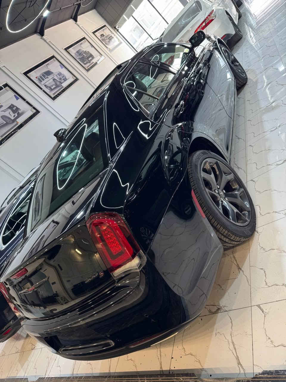 Chrysler 300S كرايسلر اوباما اس فول كلين2023
السيارة زيرو جديدة جدا
فول فتجة با نوراما 
جلد تسخين 
رادارات فول
بدون صبغ
بجم وره كلها كبس
2023 اخر اصدار
حساسات
تترقم شمالي اربيل دهوك سليمانية
اربيل معرض الوتين
السعر 298$
***********
***********
واتساب أربيل, العراق
