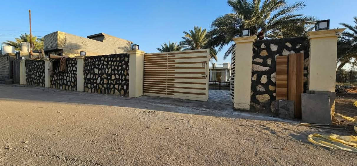 موقع مثالي في كربلاء 💯
✅1000متر للبيع واجهه 22 م
مع بيت 200 م طابق واحد طابوق
2 غرف نوم، أستقبال، صالة، مطبخ 

✅متوفرة كافة الخدمات 
تبليط، ماء، كهرباء، مدارس 
طابو سند 25 تحويل بالطابو

✅️الموقع كربلاء - شارع طويريج 
كربلاء قرب ( سيطرة الإبراهيمية )
تبعد عن شارع الزوار 500 متر 
تبعد من مركز مدينة كربلاء 8 كيلو 

💰السعر 350 مليون عقاري كربلاء 

📞 أتصل الآن:  ‏‪***********‬‏
