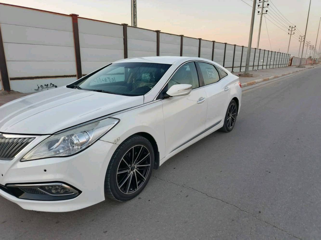 السلام عليكم سيارة ازيرا هيونداي مديل 15 خليجي 6سلندر بيها رشات صبغ كلير بدون حادث بيها خيط تبخير مكاني البصرة أبي الخصيب بيع او مراوس حسب القناعه السعر 107 وبيها مجال بسيط رقم الهاتف ***********