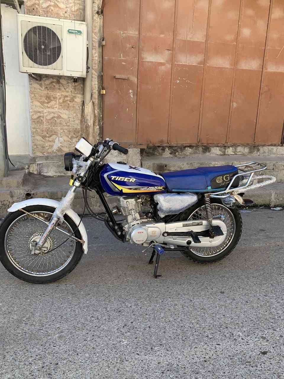 تايكر مديل ٢٠٢٤ محرك مامفتوح لا صرف ولا بخار شلعه ومعدل فول كهربائيات كله شغال سعر ٤٥٠ وبيه مجال قليل  رقمي ***********
