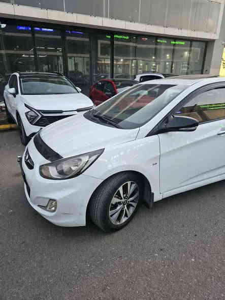 اكسنت مضلع
موديل ٢٠١١
مكينة وكير شرط
هزة جديدة رقم جديد
واني الشرعي
صبغ فقط الداير الورة وراس البوند
السعر ١١٠ وبيها مجال
رقم التلفون ***********
اسيا ***********
