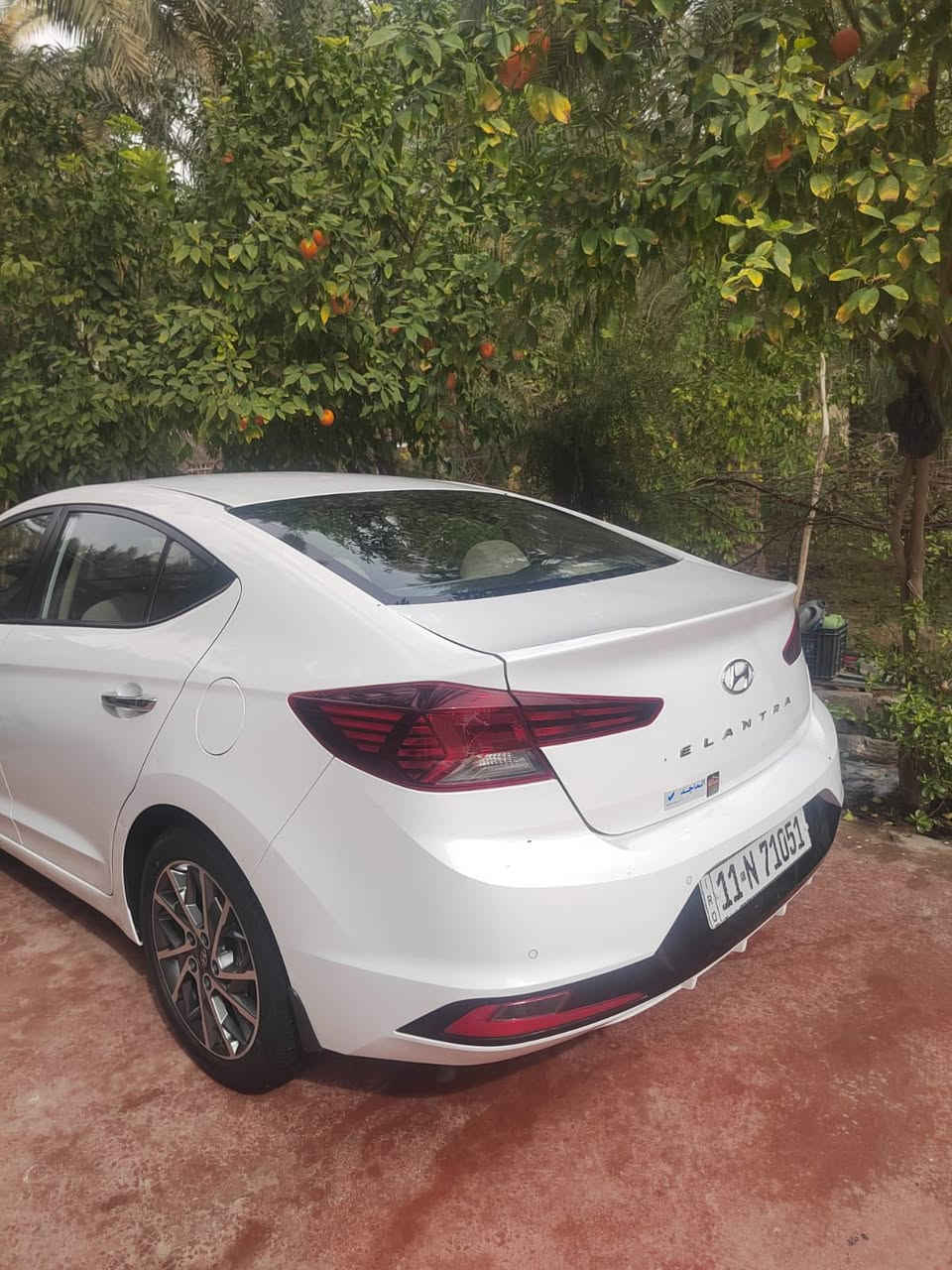 السلام عليكم ورحمة الله وبركاته للبيع النترا موديل 2020 خليجي سياره ماشيه 130 فول مواصفات فتحه وبصمه وبمكينه 2000دوش المرغوب السياره ادامه كامله صدر امامي خلفي تخم تاير سياره فقط بنيد مبدل باقي سياره كله كفاله عامه السياره رقم بغداد دولي جاهزه السعر 157 وبيه مجال اي استفسار *********** مكان السياره كربلاء
