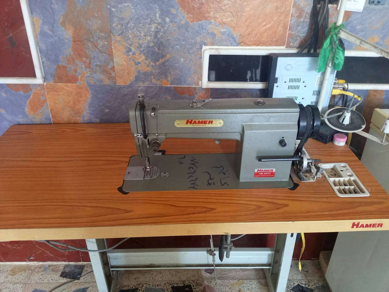 ماكنة خياطة للبيع السعر 250الف وبيهة مجال شرط الفحص العنوان العزيزية هاتف ***********
