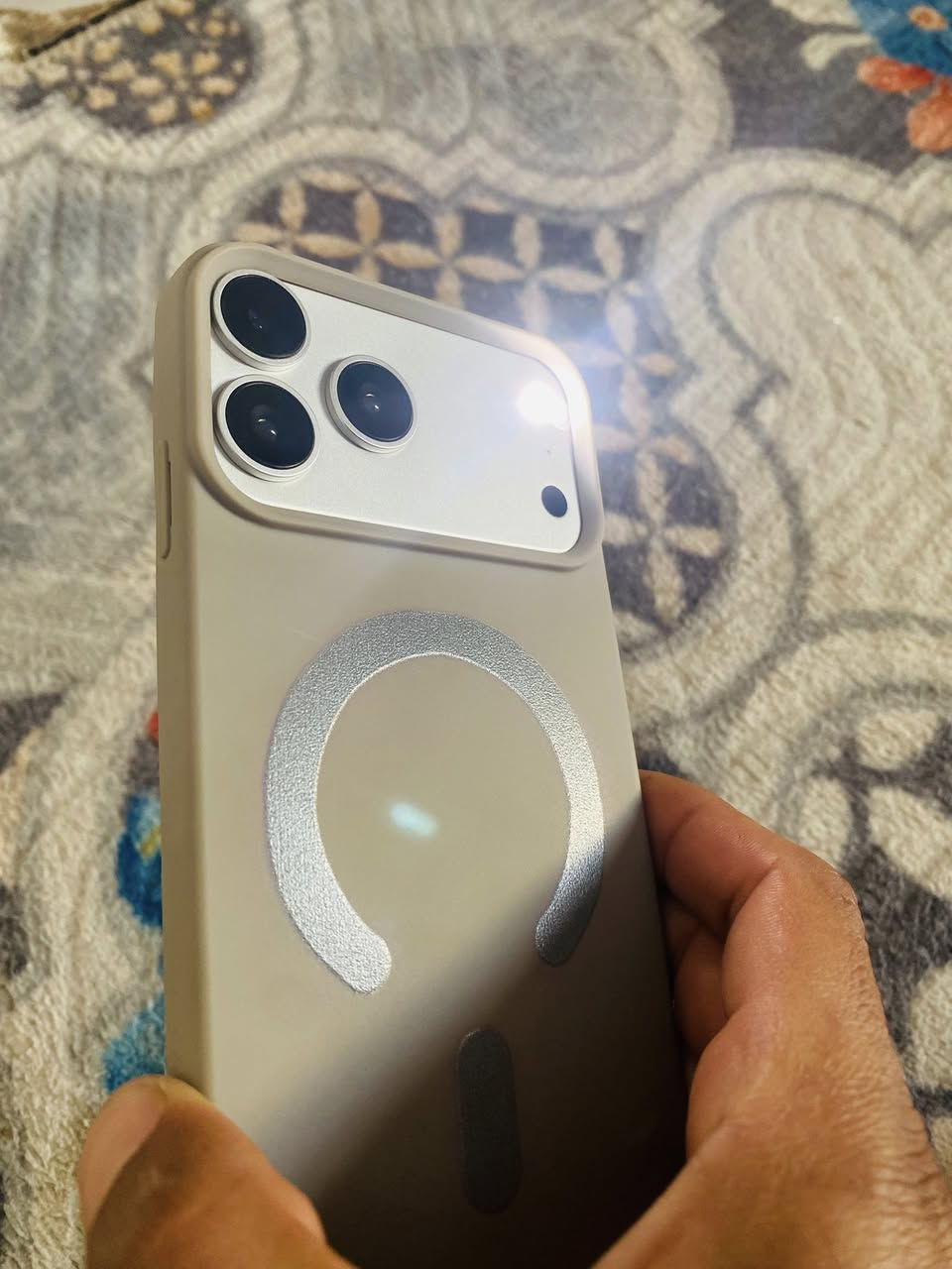 ايفون اكس ماكس محور 17 برو ماكس مبدل شاشه وبطاريه ذاكره 256 مشكله الجهاز زر التشغل متوقف وفيس ايدي متوقف عندي توصيل جميع محافظات العراق ***********
