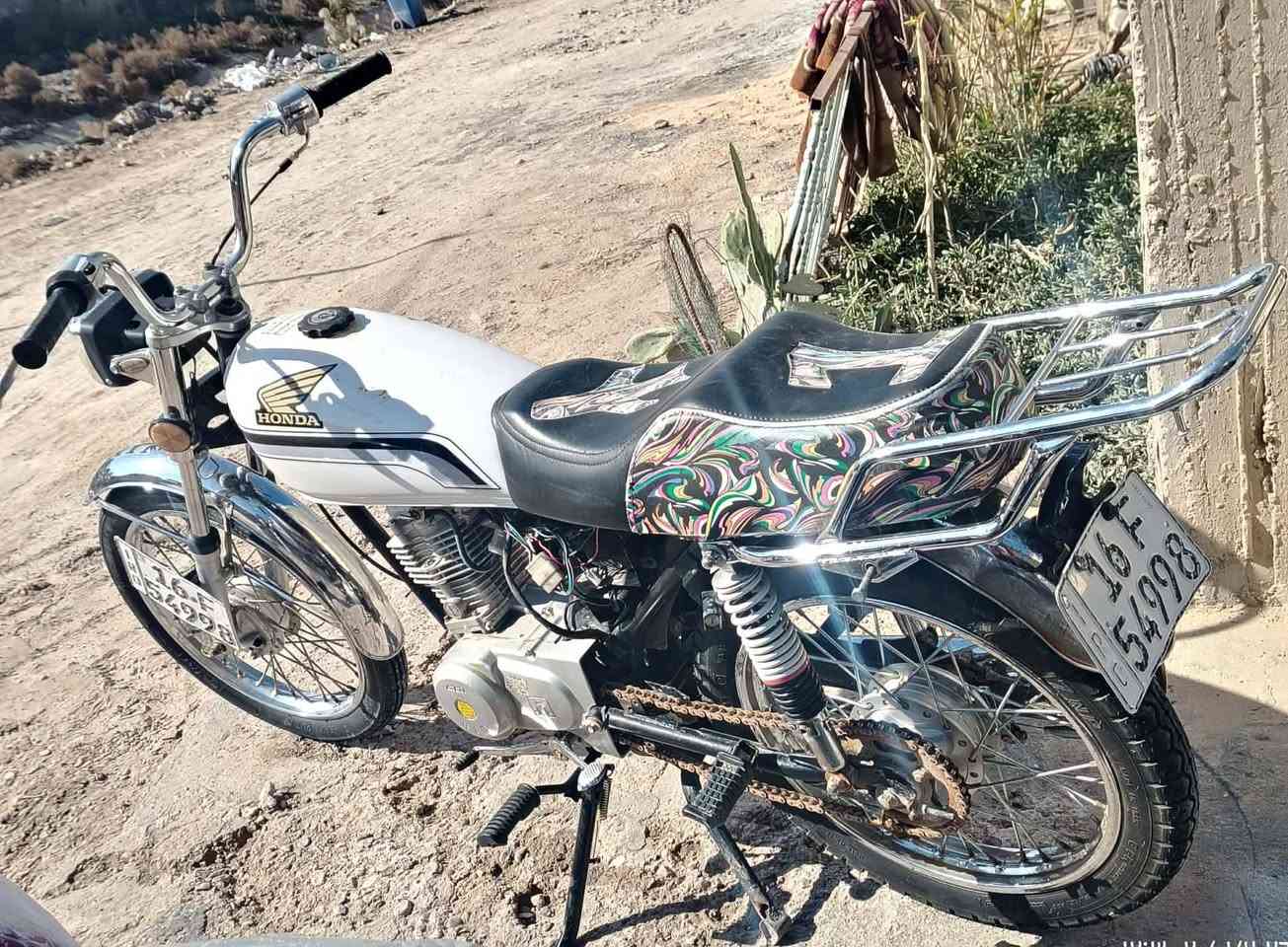 سلام عليكم دراجه للبيع نامه رقم نكليزي قادسيه سعر 850 وبي مجال مكاني عفج رقمي *********** بيه واتساب
