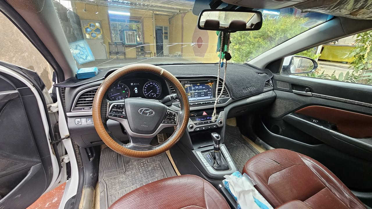 النترا 2017   فوول مواصفات 
فتحه 
شاشه
تبريد قطعتين
مري شفط 
تحكم بالستيرن فول
الكشنات الاماميه تدفئه تبريد 
الكشنات الخلفيه تدفئه 
الكشن الامامي كهرباء 
خزن ميموري
ترحيب عند الاقتراب 
حساسات امامي خلفي 
تبريد منفصل 
بصمتين السياره 
رقم***********
