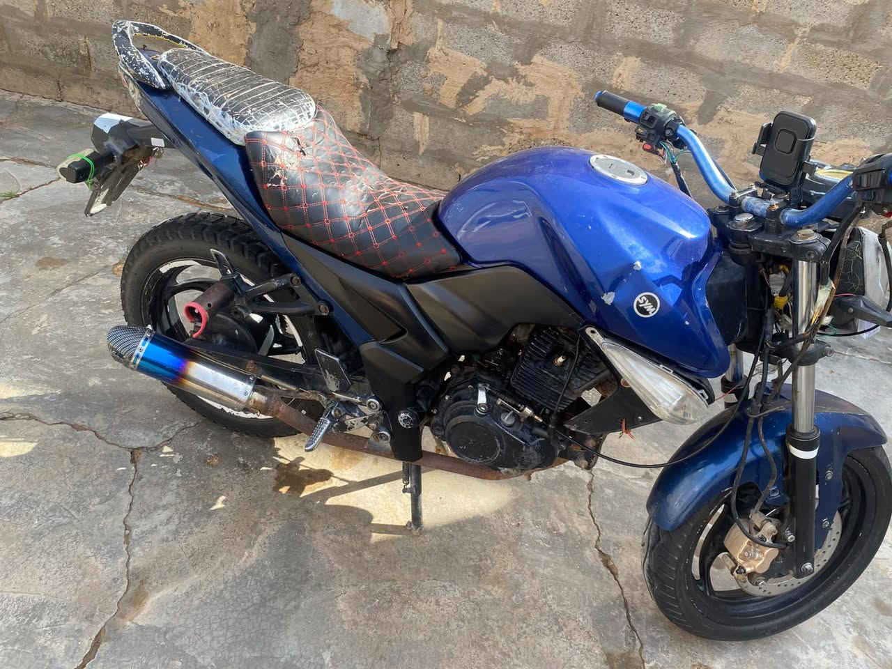 سلام عليكم موطورسايم للبيع سعر 400 وبي مجال مكان هيت بصائررقم ***********
