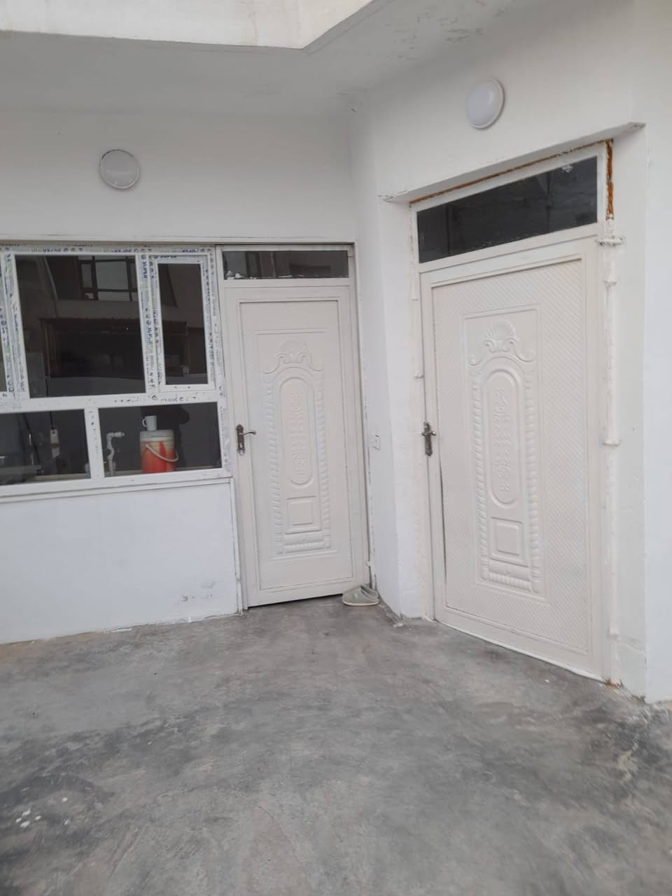 يعلن مكتب ابو يحيى لتجارة العقارات في محافظه كركوك قضاء الدبس  عن بيع   بيت سكني في المعسكر  بالقرب من بيت عماد باغوان مساحته  ١٦٠ متر خدمات   ماء وكهرباء تبليط يتكون من ٢غرفة نوم وهول واستقبال وصحيات ومطبخ  السعر على الخاص  والسعر مناسب  ورخيص جدا  وبي مجال  كما موضح بالصور أدناه 👇👇👇👇👇 للتواصل عبر الأرقام التاليه

*********** يحيى الحمداني ابو عبدالله

*********** ابو يحيى

*********** يحيى الحمداني ابو عبدالله
   ( التوفيق من الله و للجميع) جميع الأرقام  واتس اب

ملاحظه
دوام المكتب من الساعة التاسعة صباحا لغاية الواحدة ليلا للتواصل على الأرقام المذكوره اعلاه ☝️☝️☝️☝️☝️☝️
