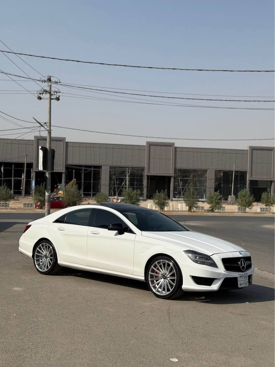 بسم الله الرحمن الرحيم 
Mercedes مخ CLS 550 
بة ناوي خواي گةورةو ميهرةبان 
مارسيديس ٥٥٠ 
موديل :٢٠١٢
مةكينية :٥٥٠ (٨ پستوني توين توربو )
ليدران:حيزام بوياغ بي ژوورةوة پيشو پشت كةپس بي زةربةية سةيارةكة توزةك پشت چاملغي هةية 
مةكينة نةكراوةتةوة بة شةرتي كومپيوتةر و فةحس
١٥ وةرةقة غةرامةي لةسةرة دواي مامةلة دةگةرينمةوة
سةيارةكة جاهيزة مي مةسرةفة
اگزوزي amg بو بةستراوة
مواسةفات-:
رادار
سلايت
ناو سوور
كوشن سارد و گةرم و مةساج
كوشن كارةباي و خةزن سوكان كارةباي
سةماعة هةرمان كاردون
پةردة بيلادي
جةگة بةرزي و نزمي سةيارة 
زور مواسةفاتي تر 
پةيوةندي بةس واتس اپ_فايبةر (***********)
شوين هةولير _نرخ ١٨٥ وةرةقة أربيل, العراق
