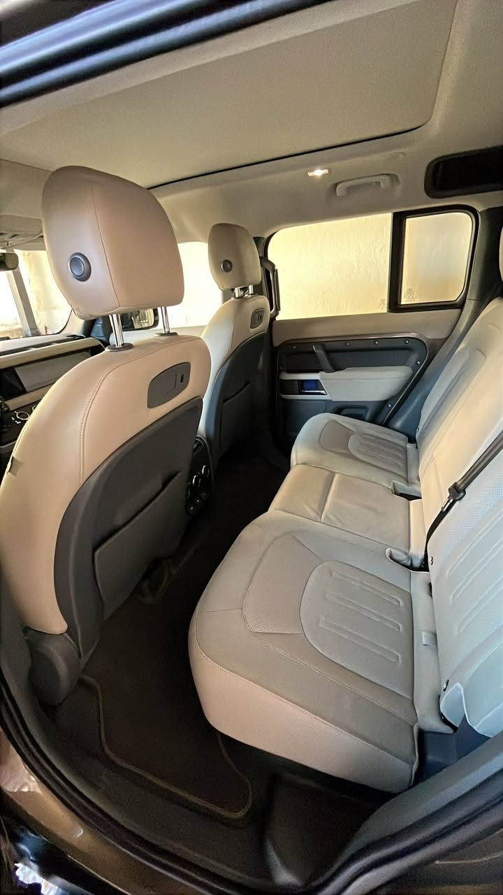 دفيندر 110
6 cylinder 
٢٠٢٠ الماني دبل بصمه 
سنويه بأسمي
ماشي ٥٥ الف
السعر ٥٣ الف قفل قفل قفل
السياره مكفول من كل شي ومغلفه
ومابيها اي نقص
حداديه كهرباءيات تايرات 
كله جديد

***********
