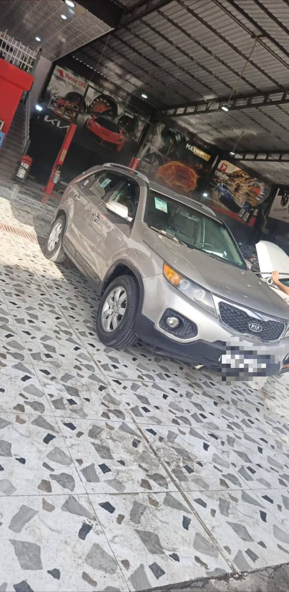السلام وعليكم كيا سورينتو للبيع موديل
2013 محرك 6 مامفتوح  ماشيه 100
وين من يعجبك روح افحص
سياره مكفوله فقط بيها ملاحظات بسيطه 
قطعتين تبريد ثلج شرط
سبعه راكب رقم نينوئ بسمي الئ 2029
اني الشرعي مالتها شرط التحويل 
الرقم /*********** بي واتساب

