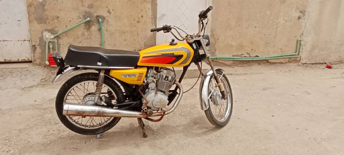 البيع سعر 300 وبيها مجال.  ***********
