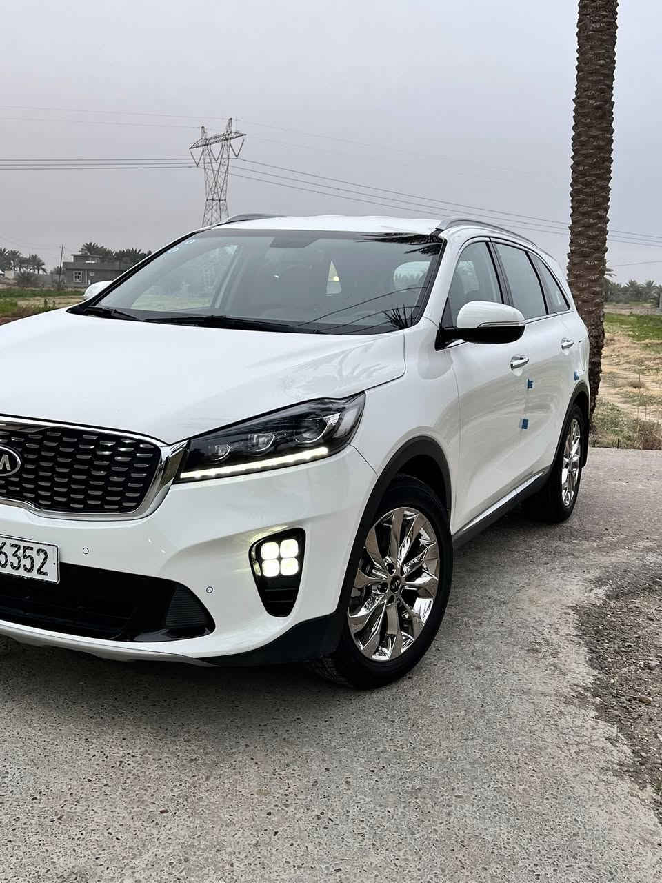 تحية طيبة 🌹🌹🌹
للبيع كيا سورنتو خليجي وكالة الدولية 
موديل 2020 بنظافه الزيرووو 
ماشيه 43 حقيقي شرط الفحص سبير منازل 
مكفولة كفاله عامه من كلشي 
المواصفات قماره حديد اريل نفكيشن جي بي إس 
محرك v6 سبعة راكب ثلاث قطع تبريد 
بصمه تشغيل ++بصمه أبواب دخول ذكي 
صندوق كهرباء كراسي كهرباء تبريد شاشه منفصل 
شاشه كار بلي ++كامره دواره 
حساسات امامي خلفي وبعد بيها مواصفات 
السيارة جديده بمعنى الكلمة على وضع الشركة 
تخم تاير جديد 
رقم بغداد باسمي شخصياً مكاني بغداد أبو غريب 
هاتف ***********
